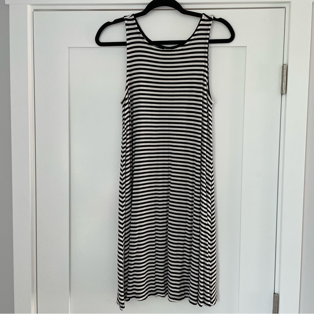 Old Navy Black & White Swing Dress, medium